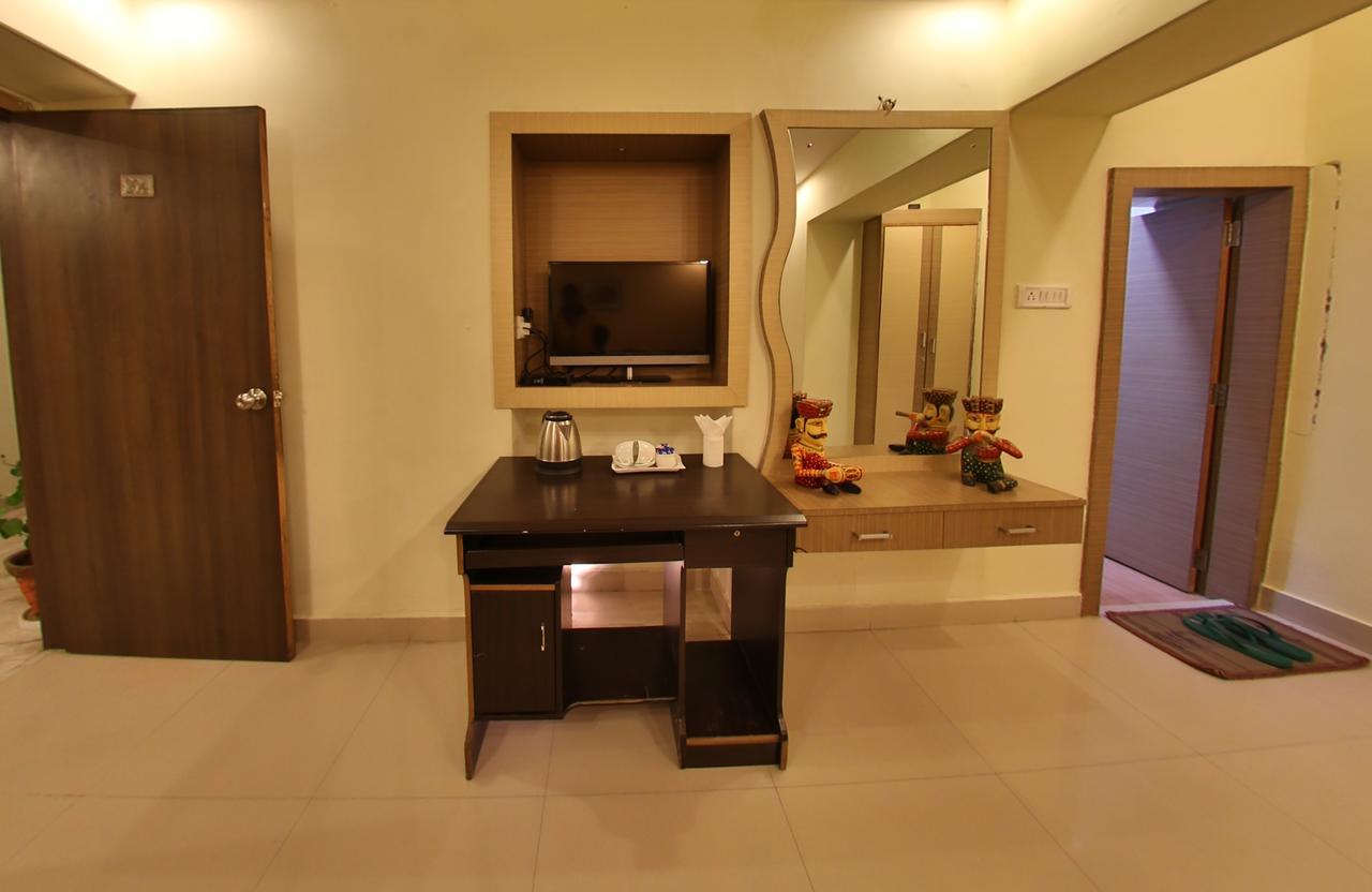 ג'איסלמר Hotel Vrinda Palace מראה חיצוני תמונה