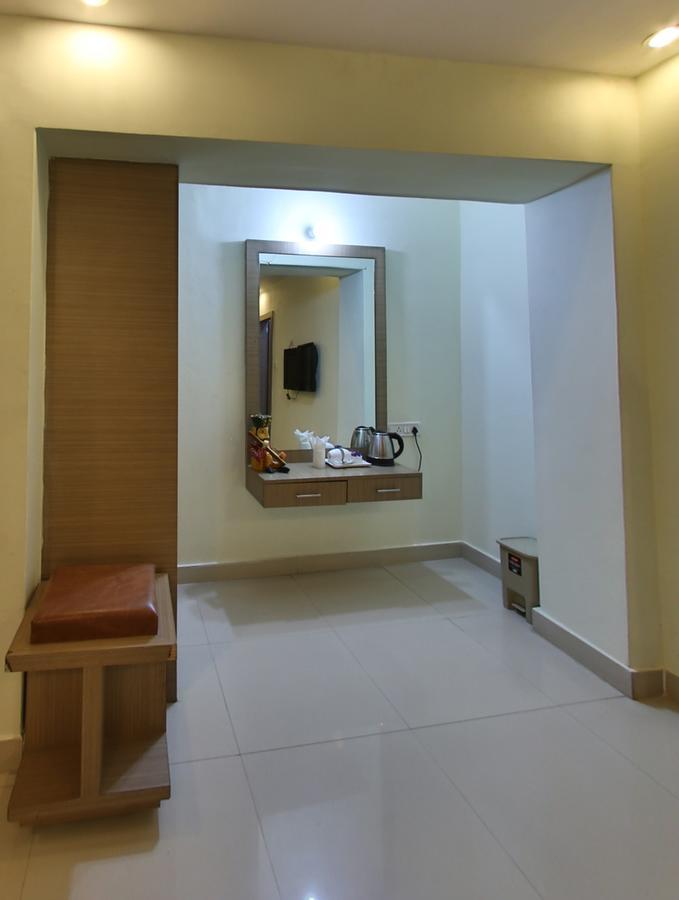 ג'איסלמר Hotel Vrinda Palace מראה חיצוני תמונה